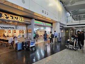 7-Eleven, príletová hala, Letisko HKG