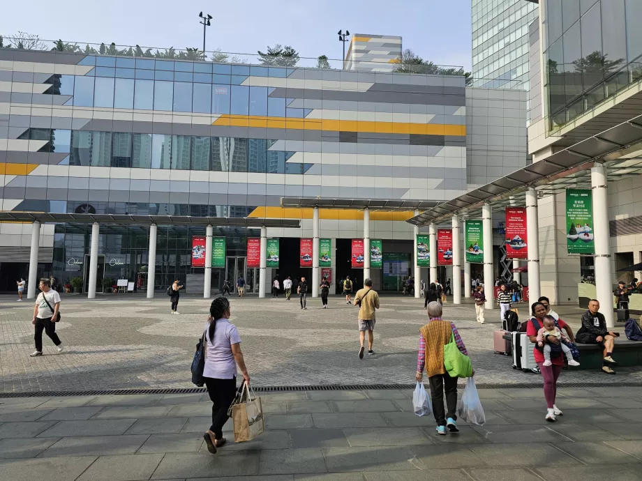 Trasy na autobusovú zastávku na letisku, stanica Tung Chung