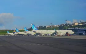 Lietadlo spoločnosti Azores Airlines na letisku Ponta Delgada