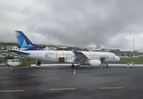Azores Airlines, Airbus A320 s nápisom "Unique"
