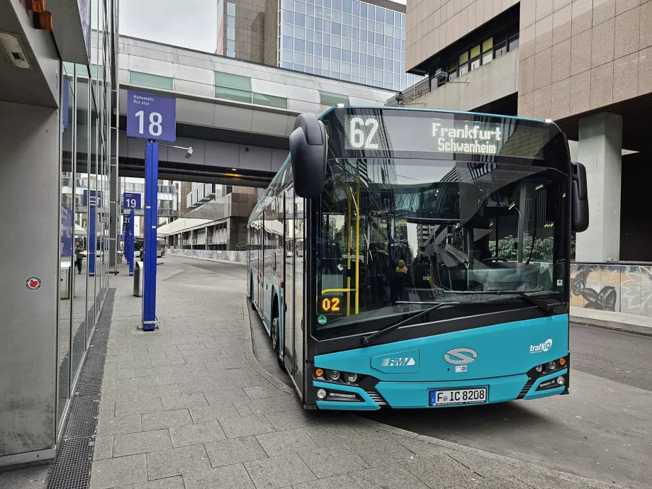 Autobusová stanica, terminál 1, FRA