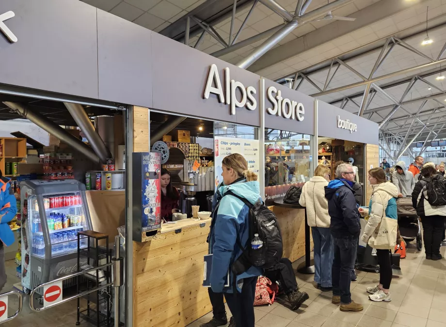 Obchod Alps Store, odletová hala, letisko CMF