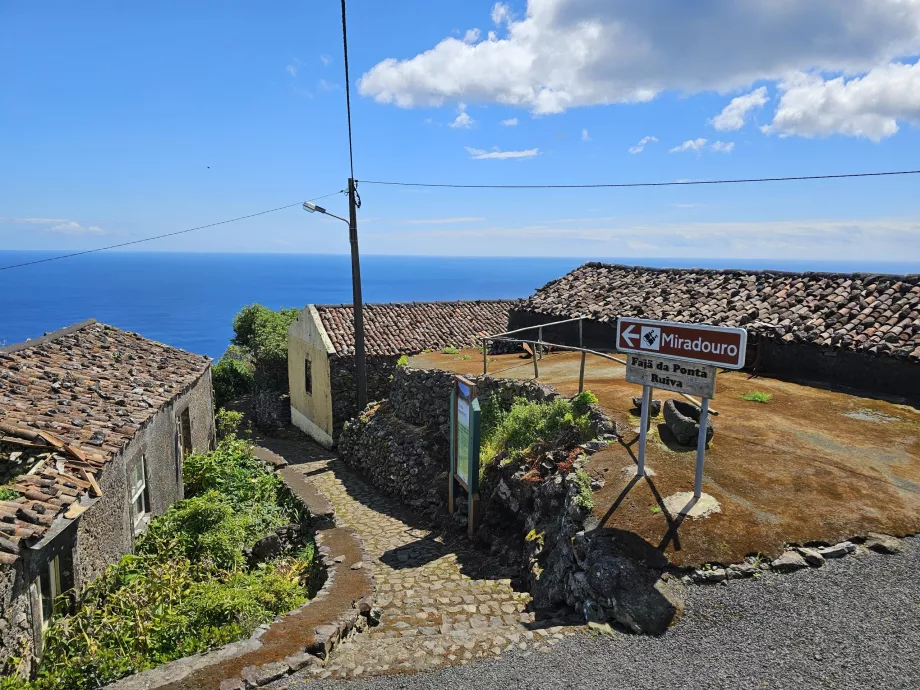 Centrum obce Ponta Ruiva