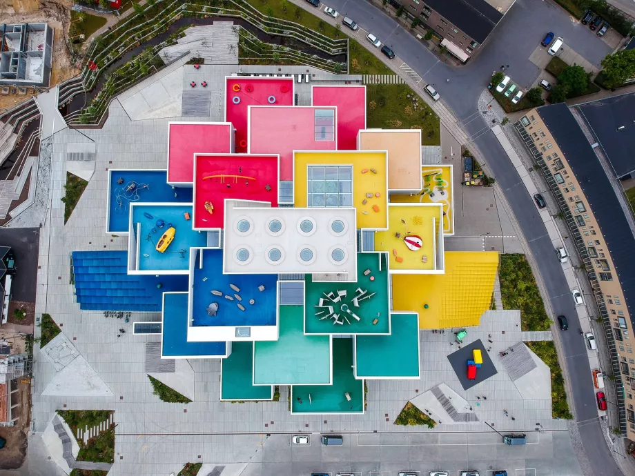 Dron Lego House