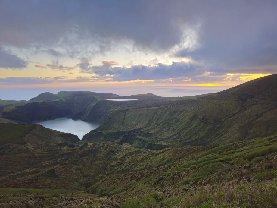 Miradouro Lagoas Funda e Rasa pri západe slnka