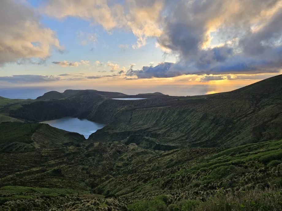 Miradouro Lagoas Funda e Rasa pri západe slnka