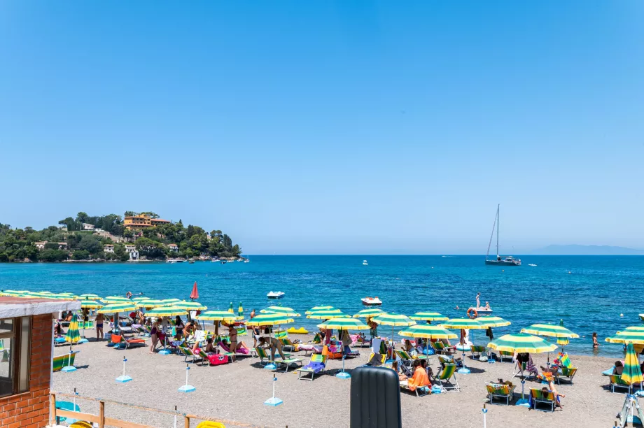 Porto Santo Stefano, pláž