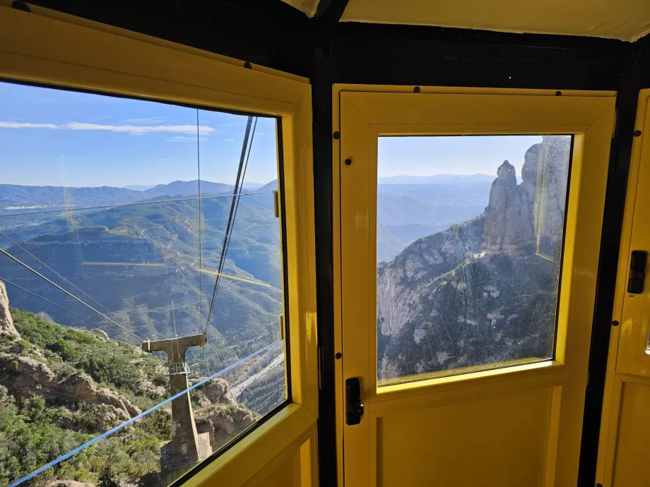 Pohľad z lanovky na Montserrat