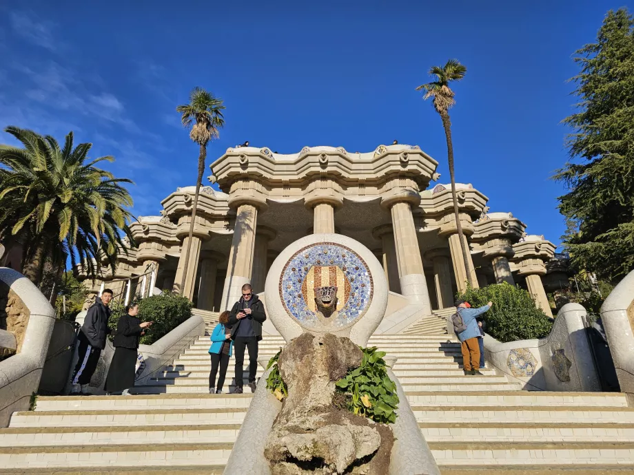 Park Güell, salamandra na schodisku