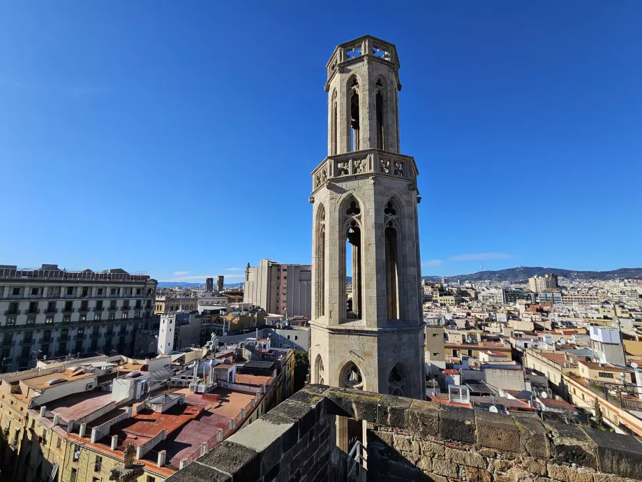 Pohľad zo strechy kostola Santa Maria del Mar