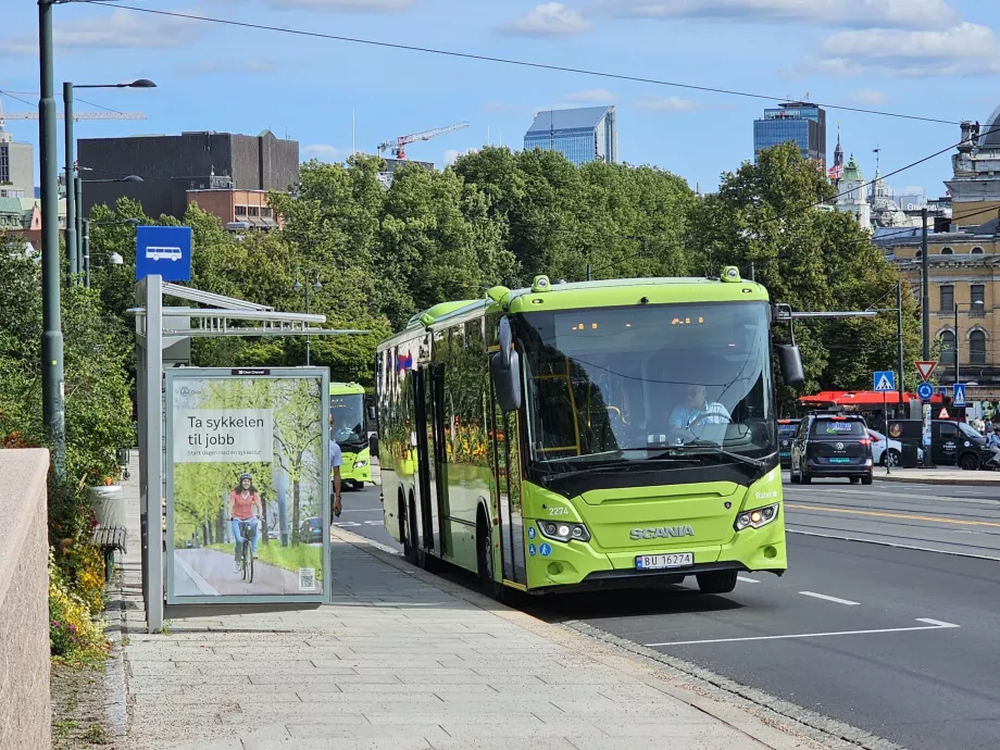 Prímestský autobus