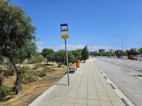 Autobusová zastávka na Cypre