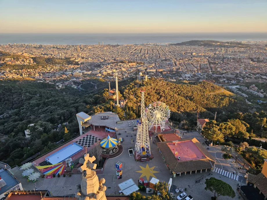 Pohľad z terasy chrámu Tibidabo