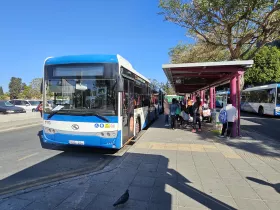 Cyperská verejná doprava - autobusy verejnej dopravy v Larnake a Nikózii