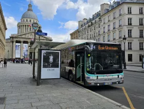 Autobus Paríž