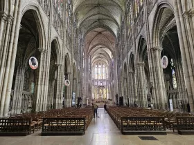 Saint Denis, interiér baziliky