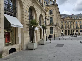 Luxusné obchody na Place-Vendôme