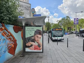 Autobusová zastávka 350 na Porte de la Chapelle