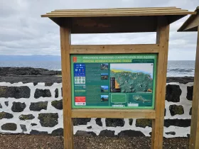 Informačné tabule na dôležitých miestach turistických trás
