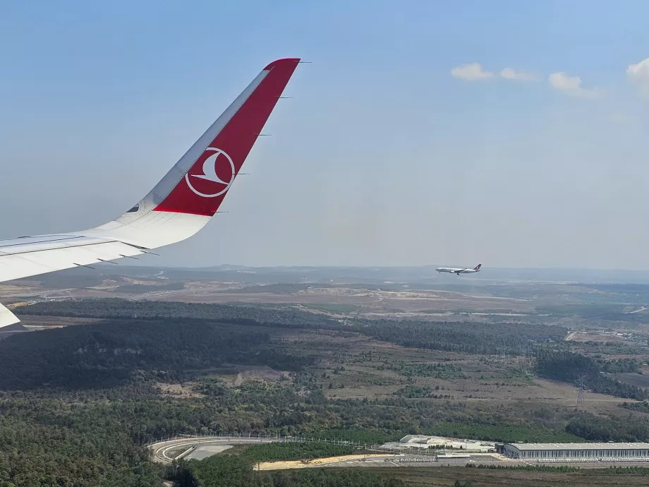 Paralelné pristátie spoločnosti Turkish Airlines