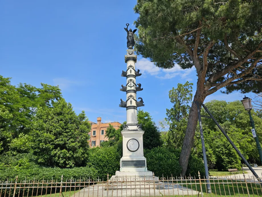 Pomník v Giardini della Biennale