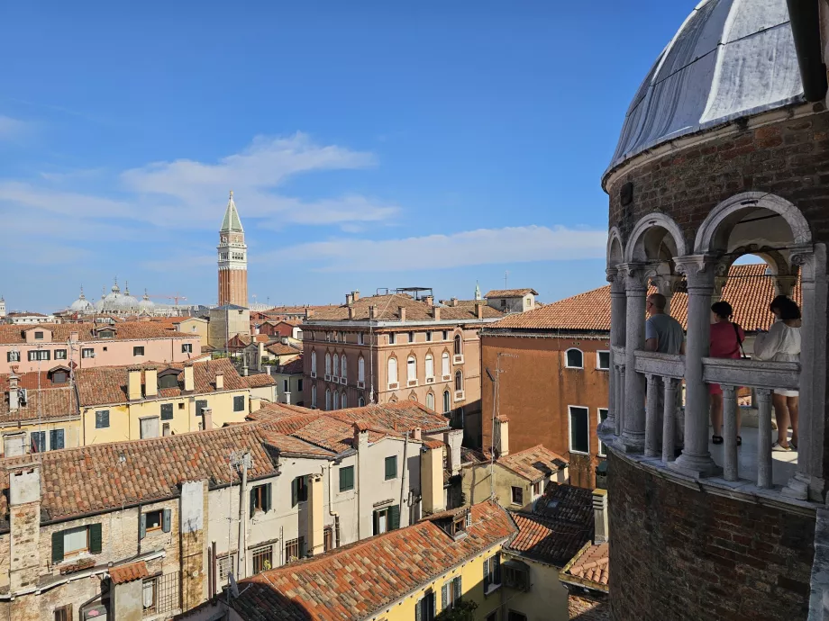 Pohľad z Palazzo Contraini del Bovolo