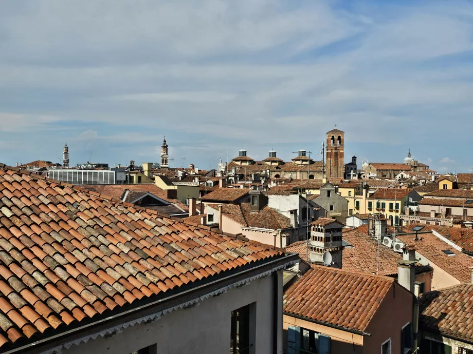 Pohľad z Palazzo Contarini del Bovolo