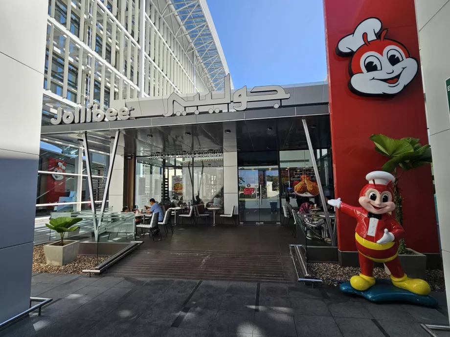 Jollibee, verejná časť