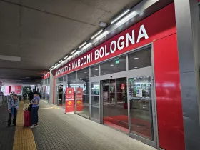 príletové letisko Bologna