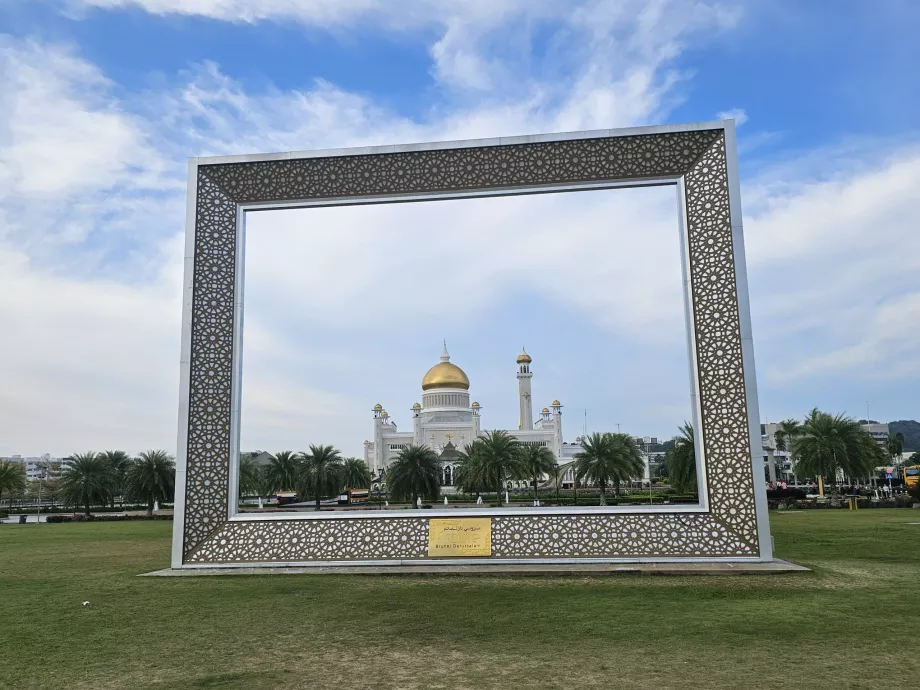 Frame, Bandar Seri Begawan