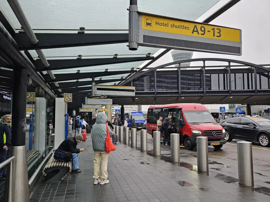 Zastávka hotelového autobusu