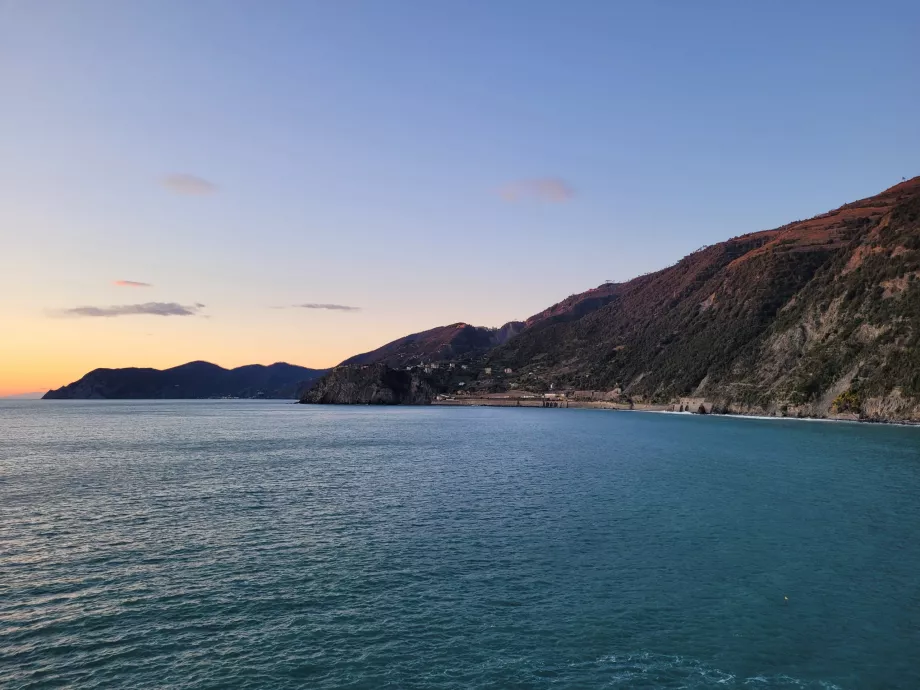 Pohľad na pobrežie smerom na Corniglia