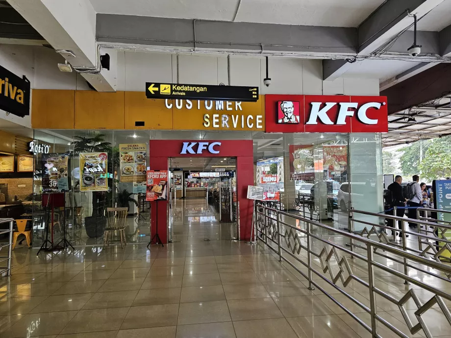 KFC pred príletovou halou