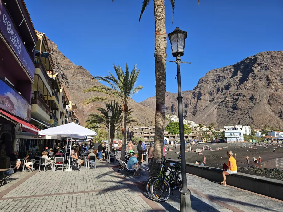 Playa de la Calera, promenáda