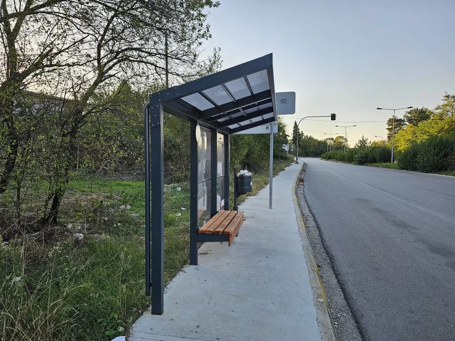 Autobusová zastávka smerom do centra