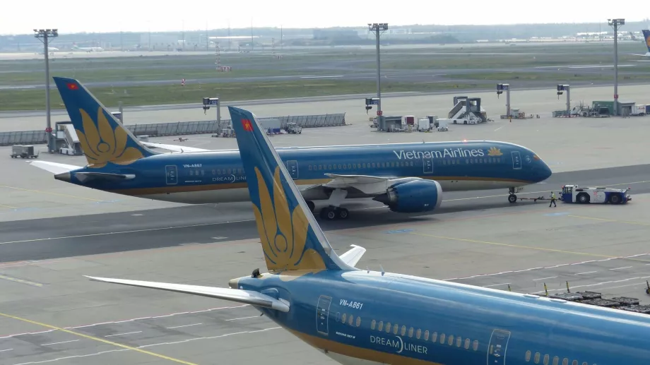 Vietnam Airlines