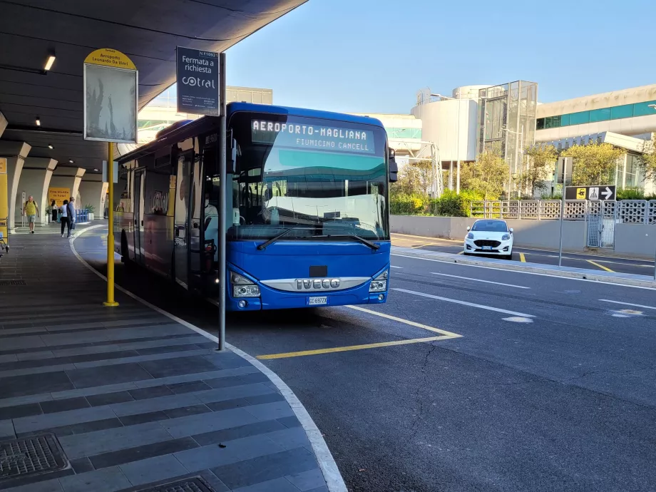 Autobusová zastávka Cotral