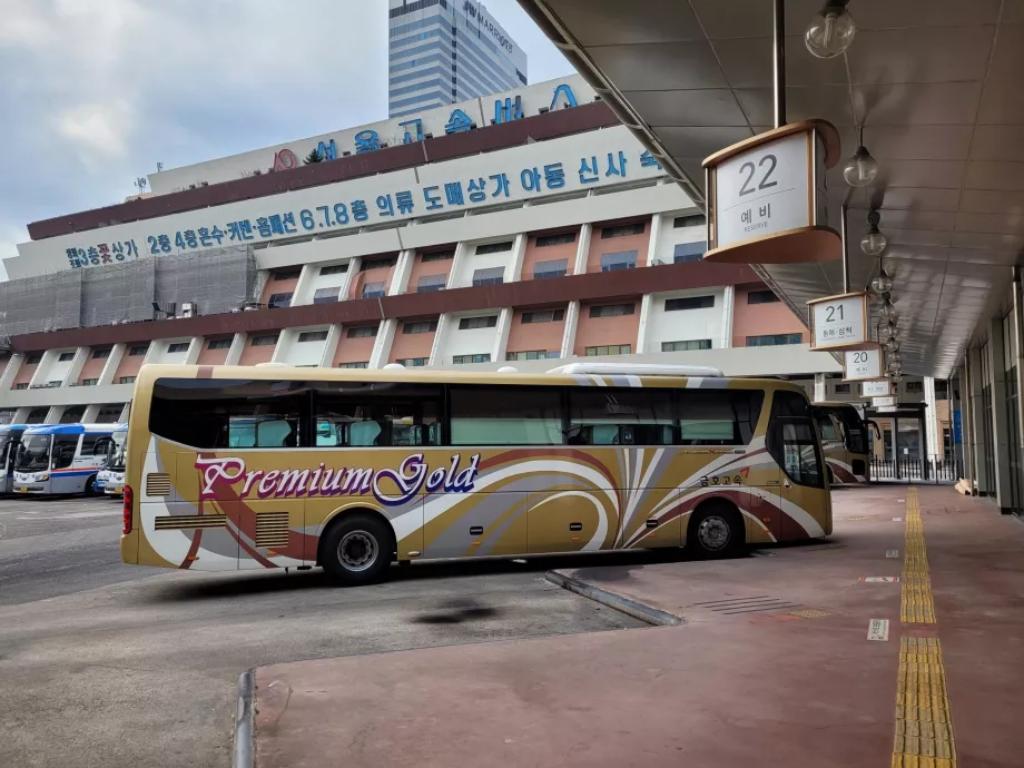 Terminál expresných autobusov