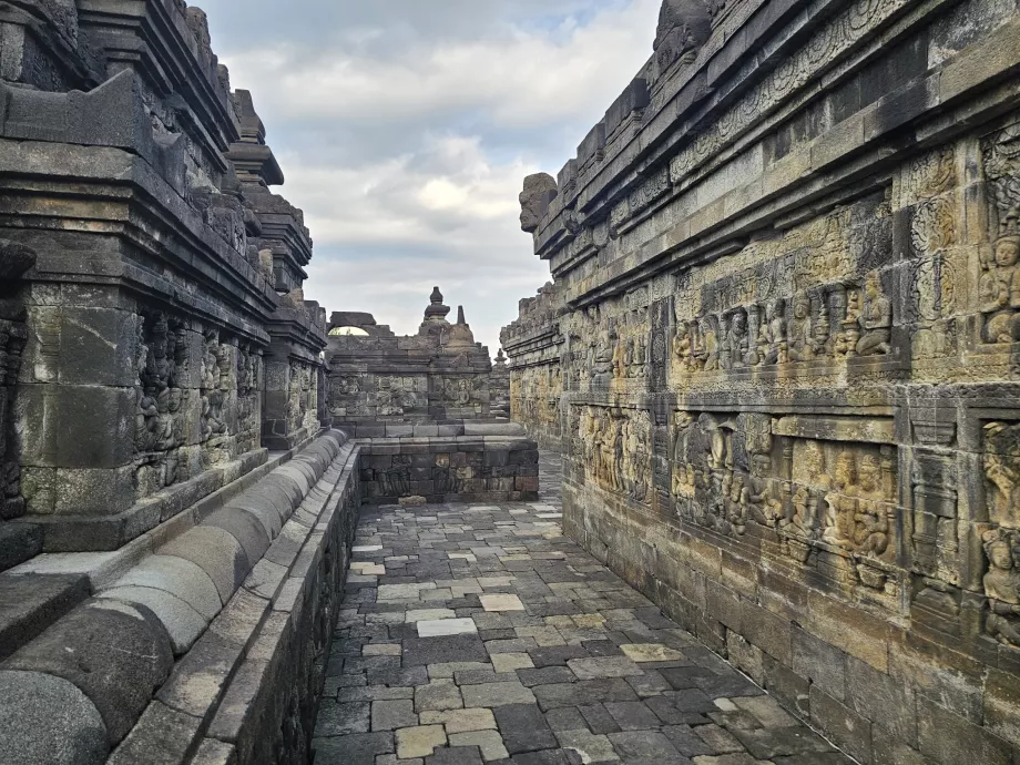 Výzdoba a reliéfy, chrám Borobudur