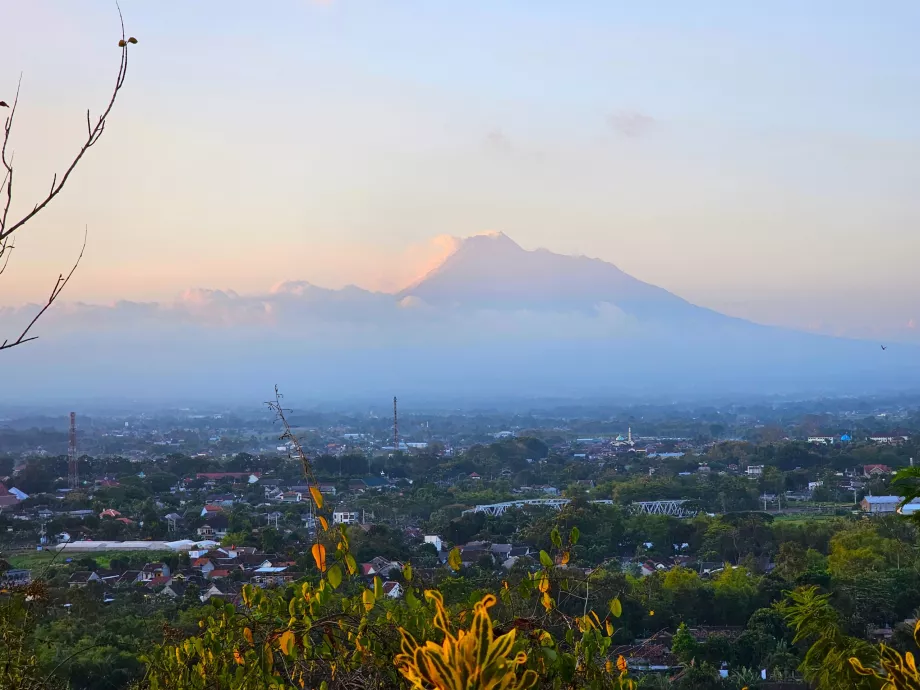 Ratu Boko, pohľad na sopku Merapi