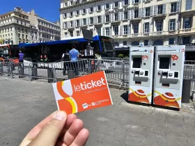 Lístok na verejnú dopravu v Marseille a predajné automaty