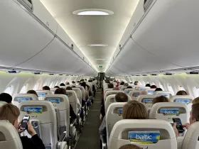 Interiér Airbusu A220 spoločnosti airBaltic