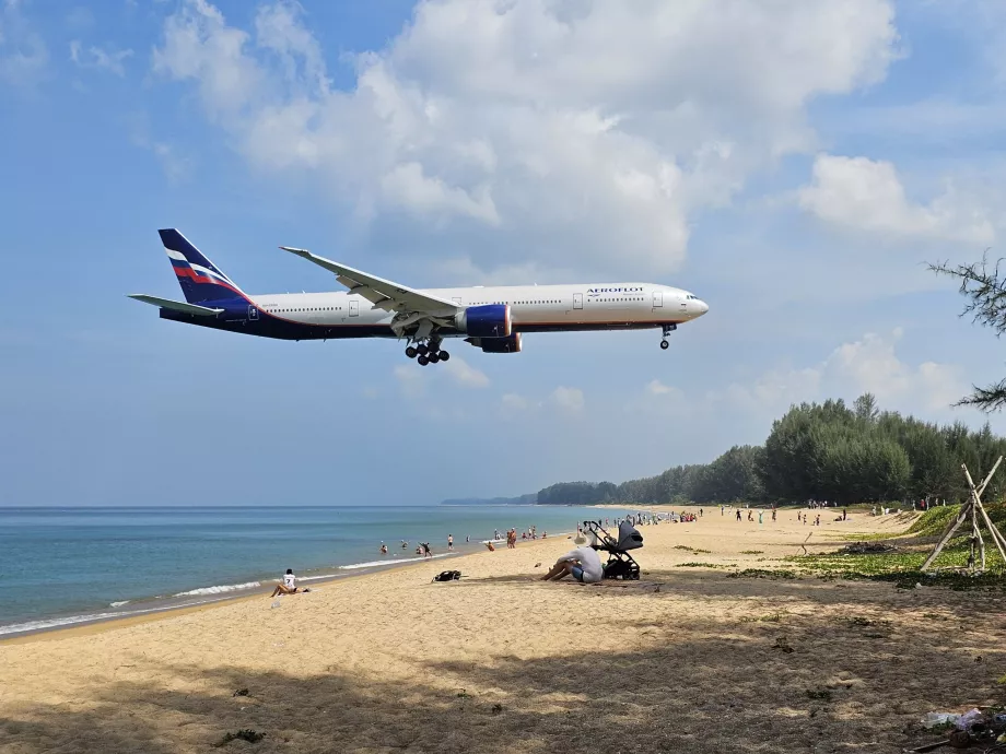 Aeroflot nad Mai Khao