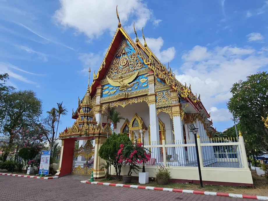 Chrám v meste Phuket