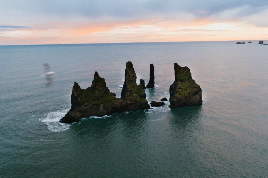 Pohľad na Reynisdrangar