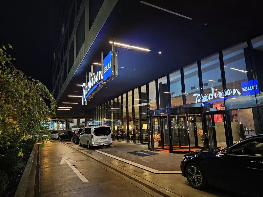 Hotel Radisson Blu, Letisko ZRH