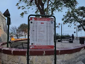 Informačná tabuľa trajektov Valletta - Sliema