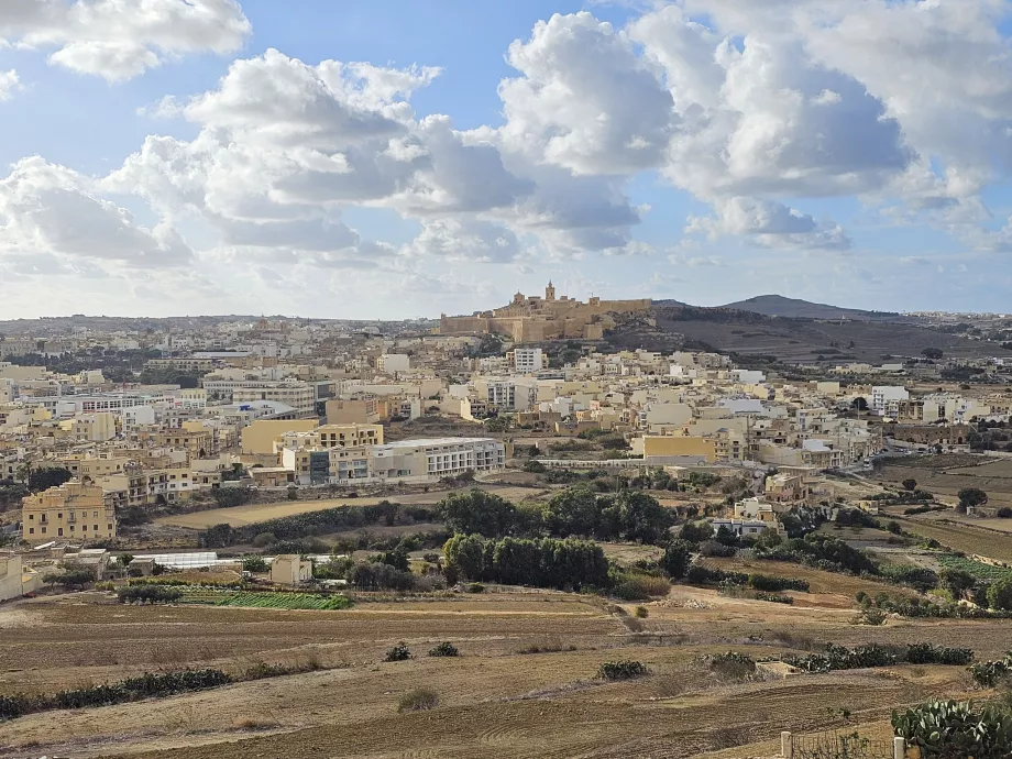 Pohľad na Cittadella z mesta Xaghra