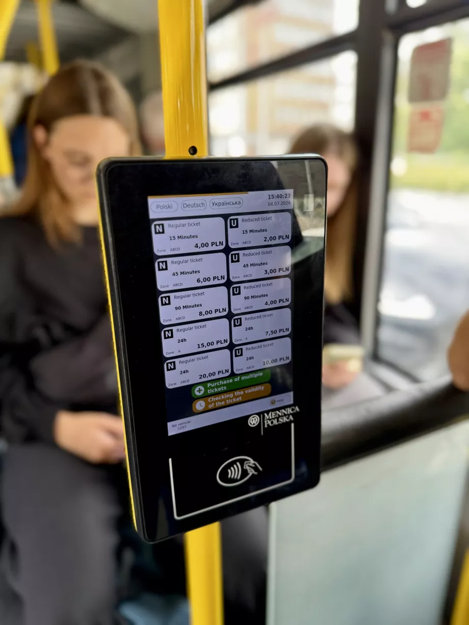 Terminál na nákup lístka v autobuse