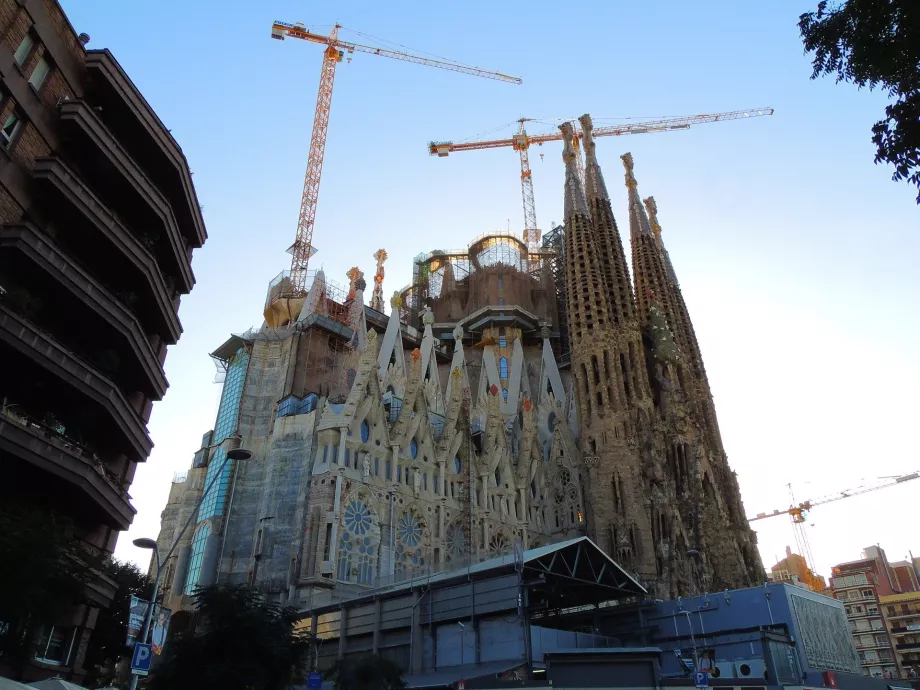 Prebiehajúca výstavba chrámu Sagrada Família